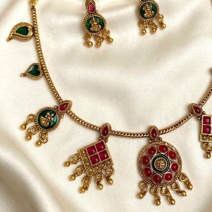 Kemp Palakka Lakshmi Chain Necklace Set
