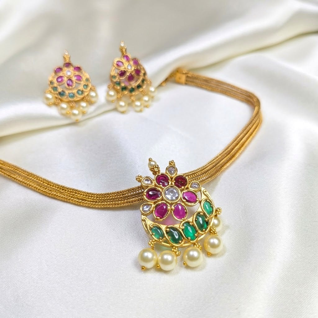 Traditional Kemp Pearl Pendant Attigai Necklace Set