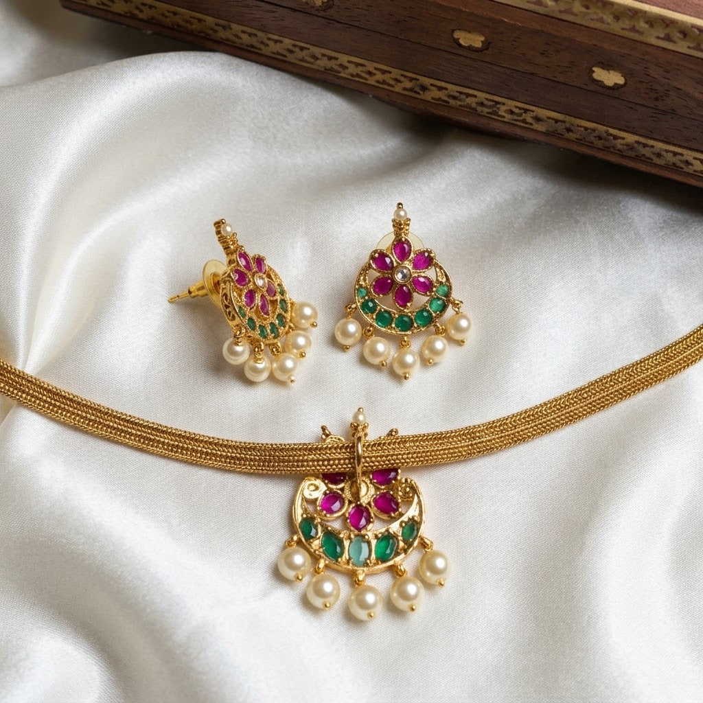 Traditional Kemp Pearl Pendant Attigai Necklace Set