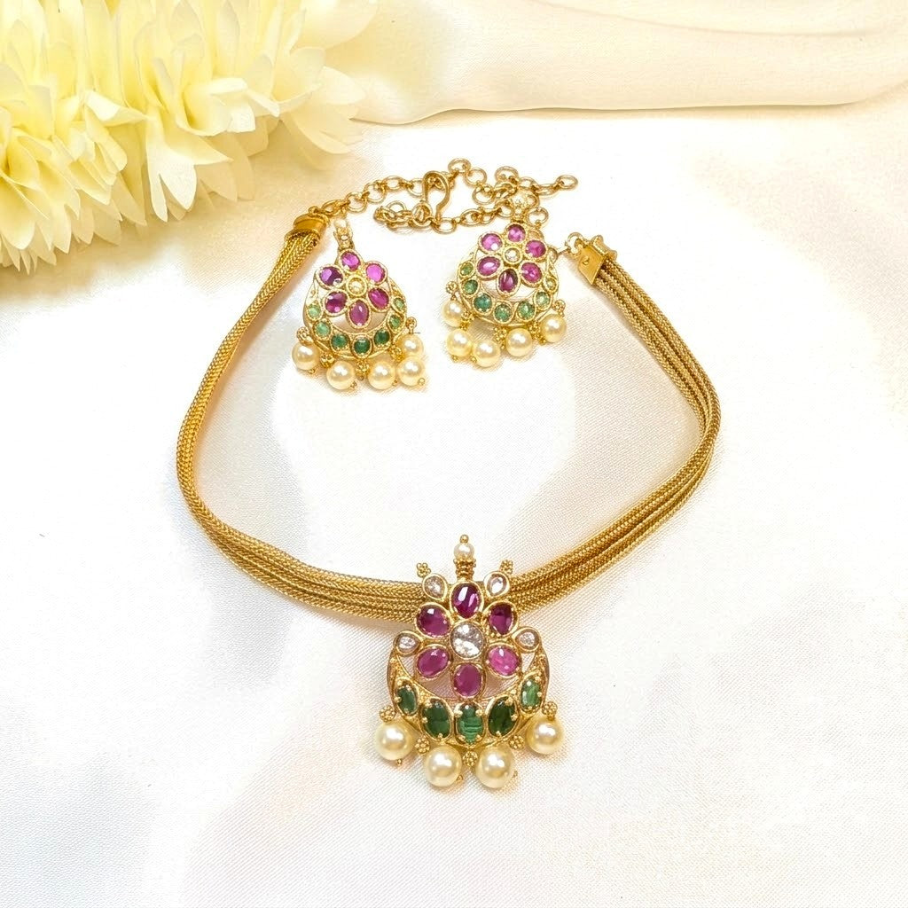 Traditional Kemp Pearl Pendant Attigai Necklace Set