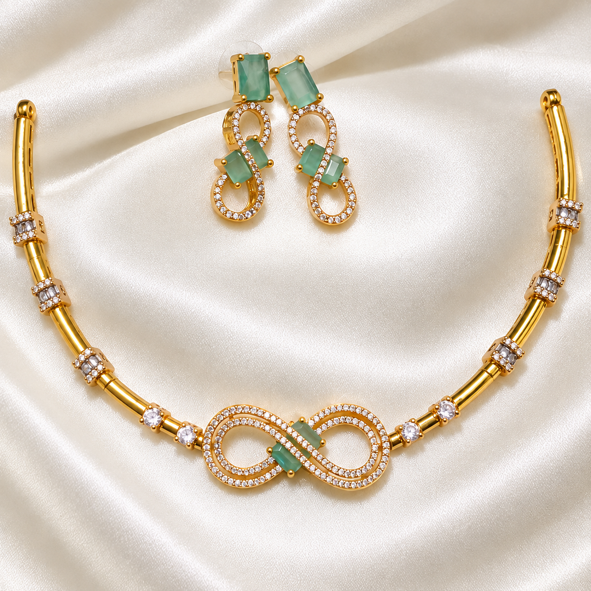 Green Aventurine Infinite Hasli Necklace Set