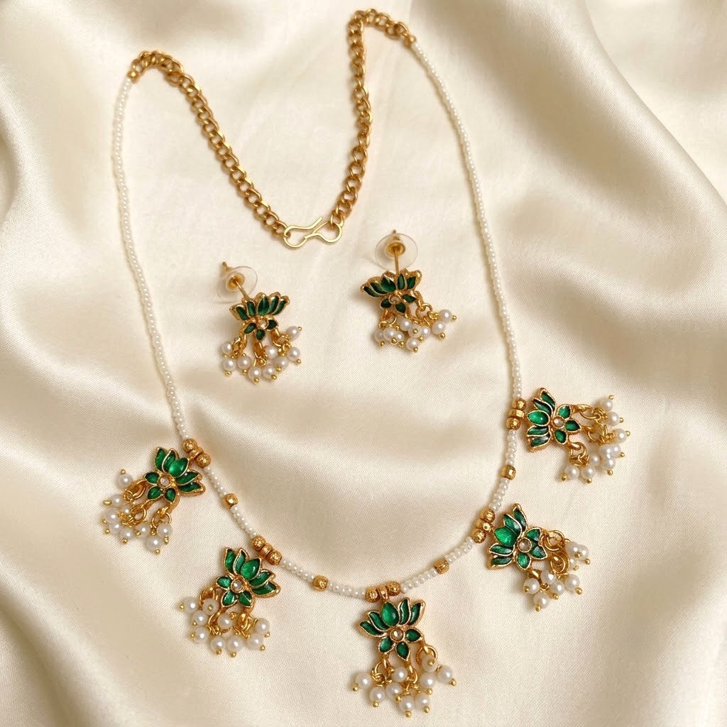 Emeralg green Pearl Enamel lotus Mughal Necklace set