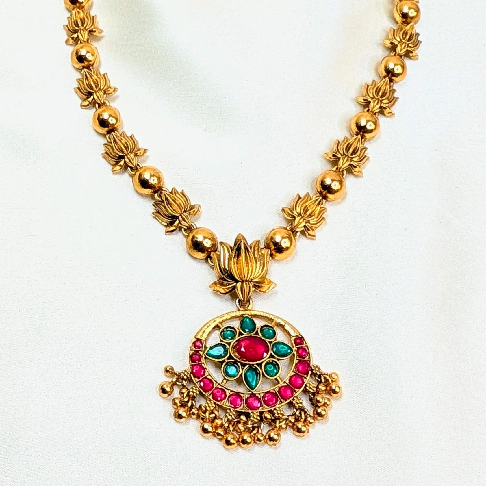 Lotus Kemp Pendant Chocker Necklace Set
