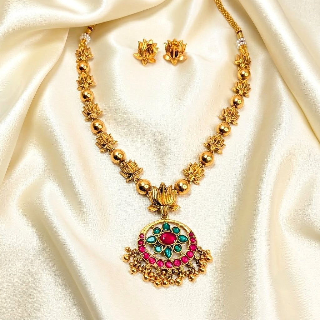 Lotus Kemp Pendant Chocker Necklace Set