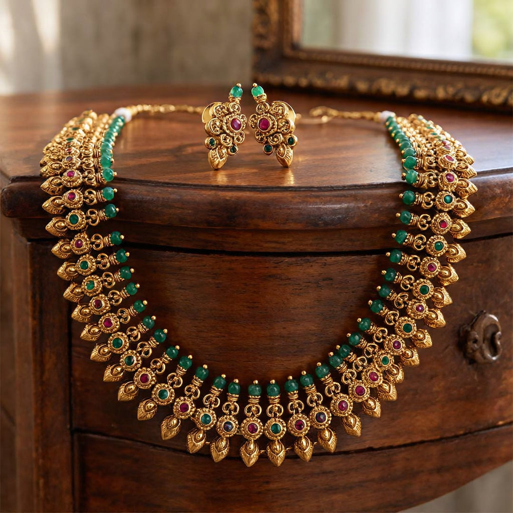 Traditional Green Bead Kemp Necklace Set