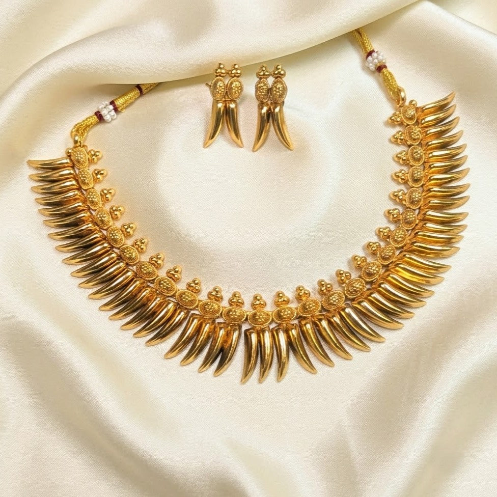 Traditional Mullamottu Necklace Set