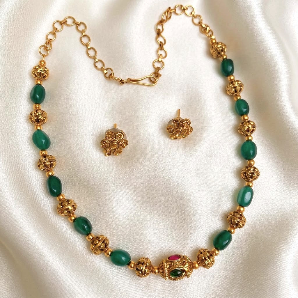 Green Beaded Kemp Ball Necklace Set